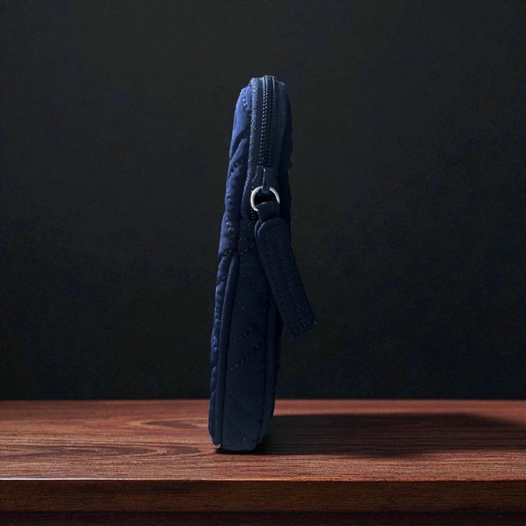 Chic Vera Bradley navy blue quilted cosmetic bag - Picture 4 of 6